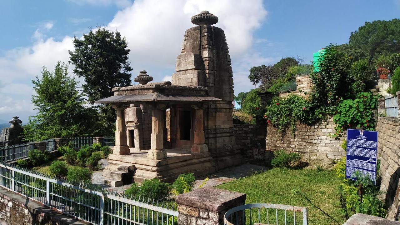 Dwarahat Village Farmstay- Babaji'S Cave Buitenkant foto