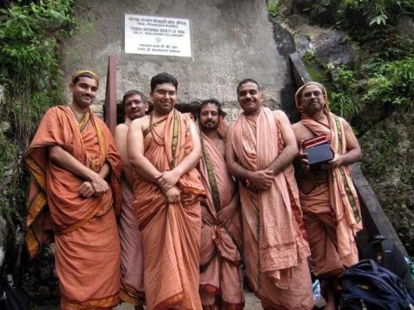 Dwarahat Village Farmstay- Babaji'S Cave Buitenkant foto